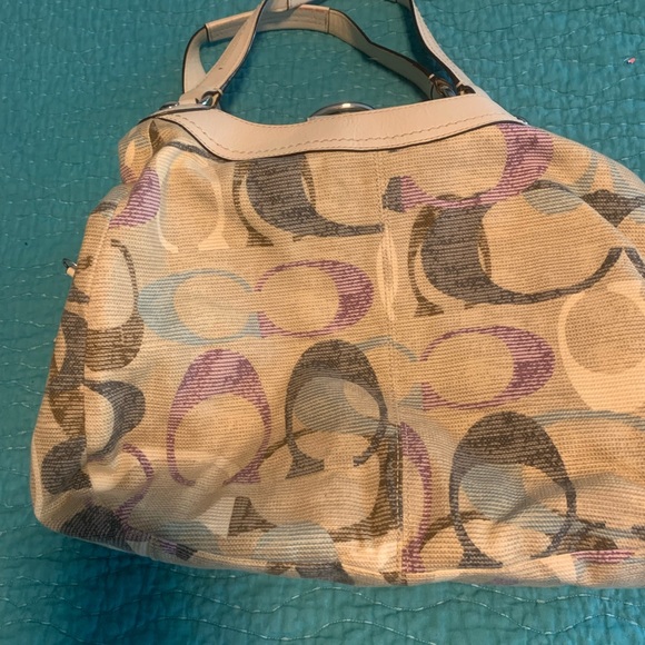 Coach summer handbag. Gently used. - Picture 4 of 4